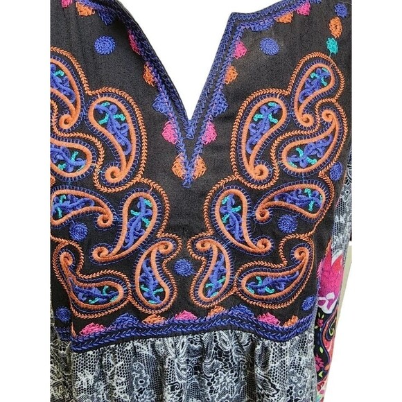 White Mark Embroidered Sweater Dress Size 1X Boho Artsy - Picture 2 of 8